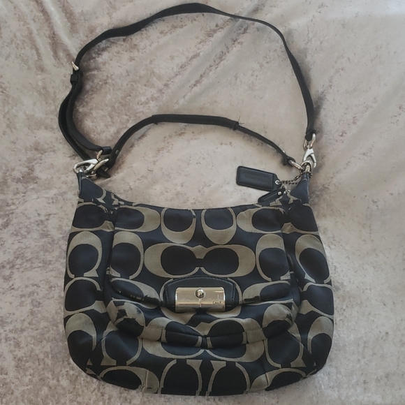 Purse - Picture 1 of 4